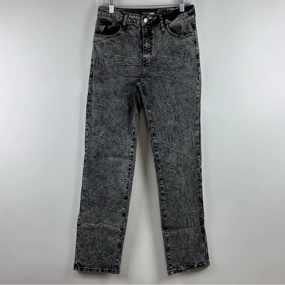 Fashion Nova Women's Straight Leg Stone Wash Jeans